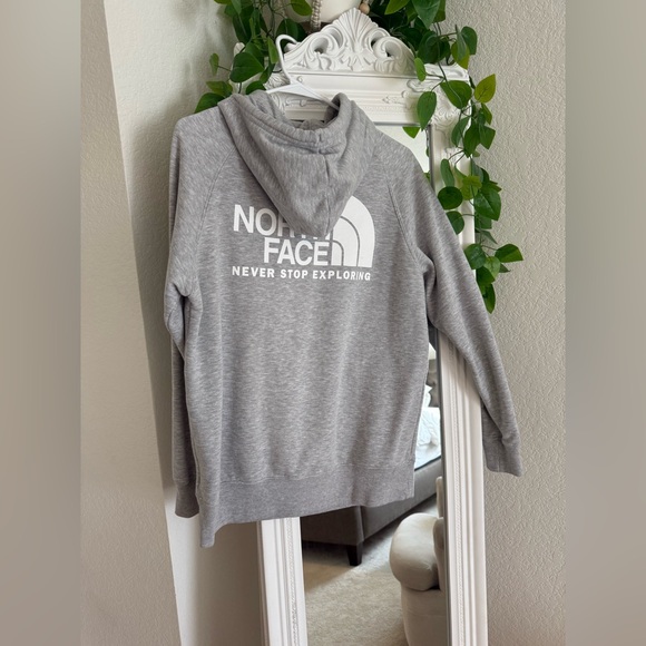 The North Face hoodie - women’s size medium - heather grey NEW - Picture 4 of 5